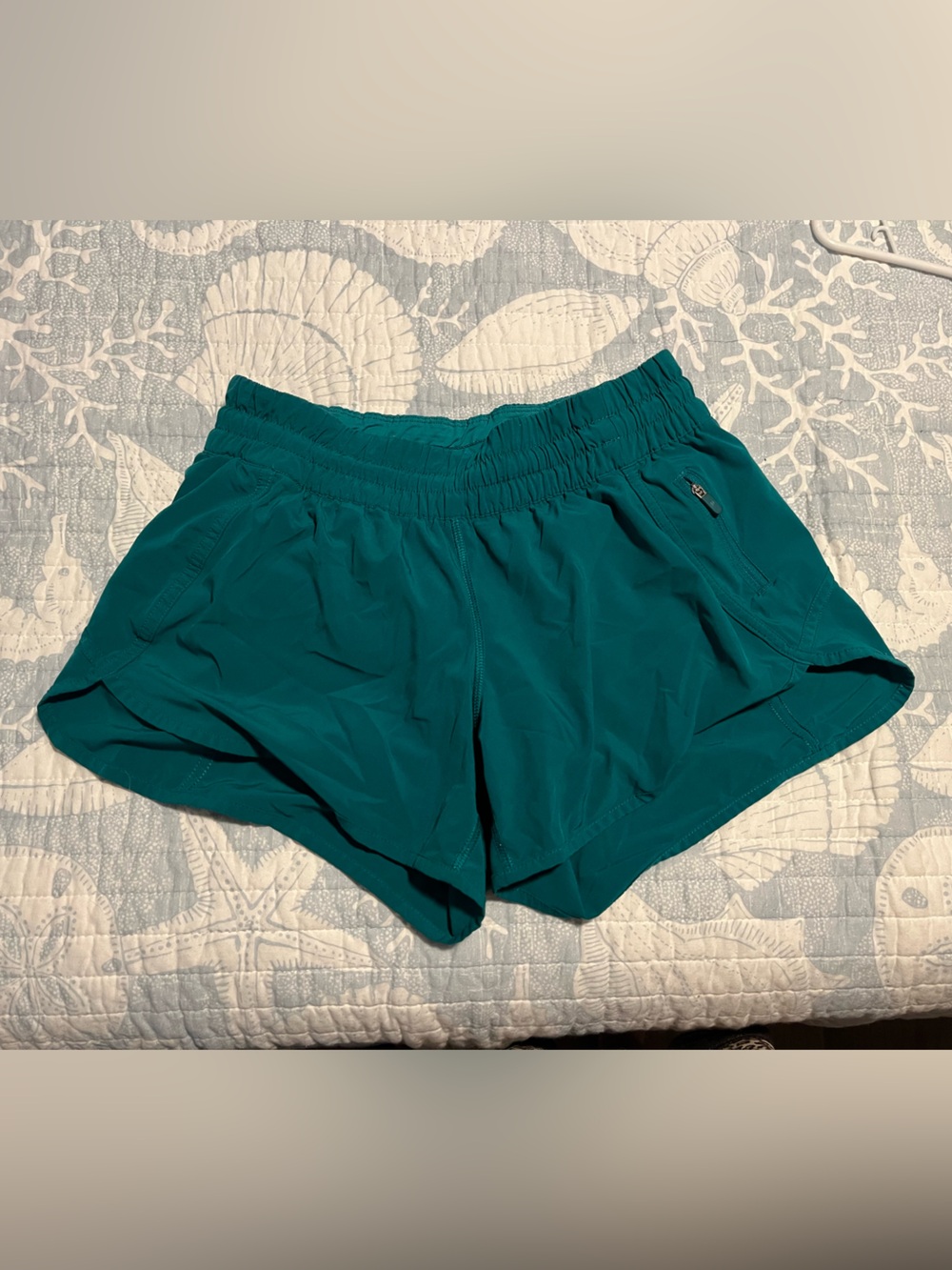 Lululemon shorts size 10